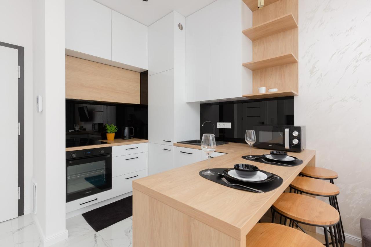 Warsaw Kotsisa Apartments With Parking By Noclegi Renters エクステリア 写真