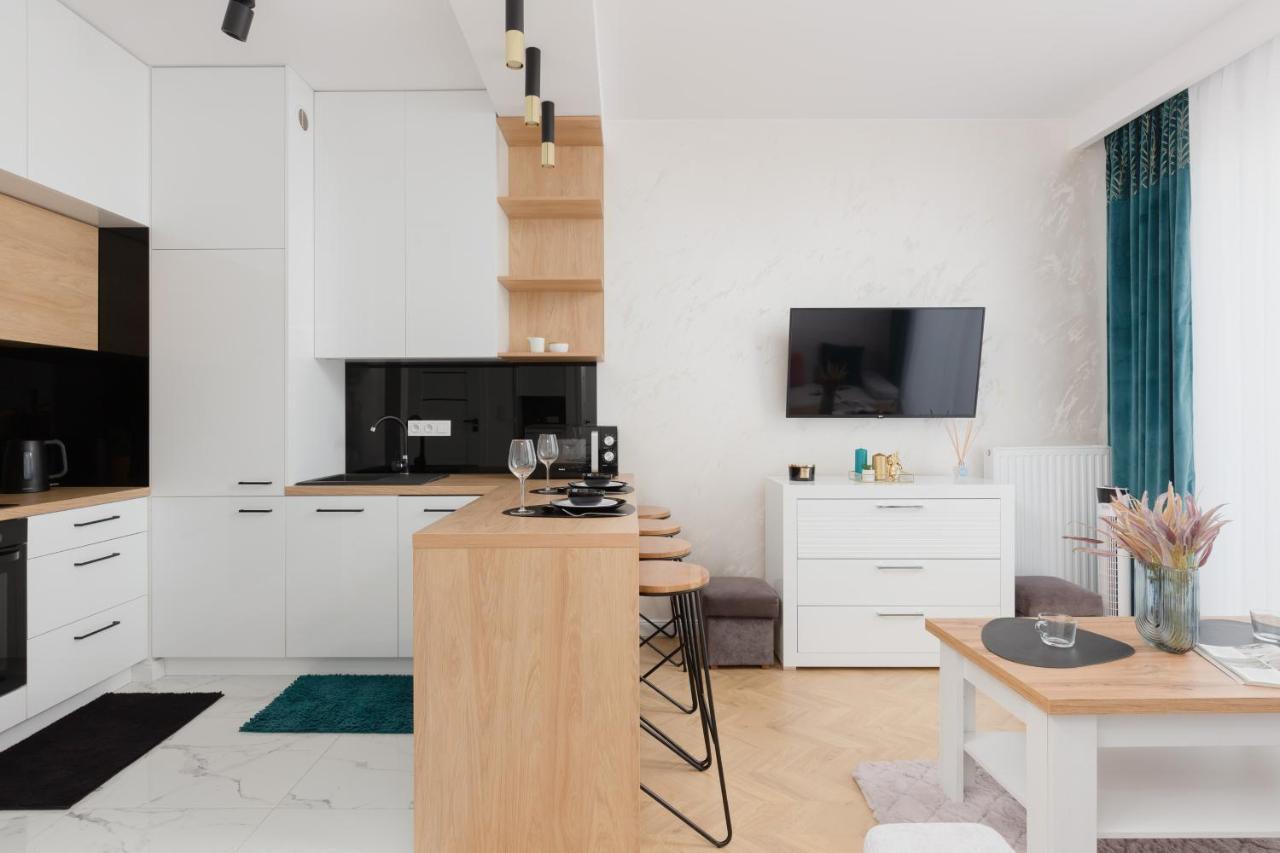 Warsaw Kotsisa Apartments With Parking By Noclegi Renters エクステリア 写真