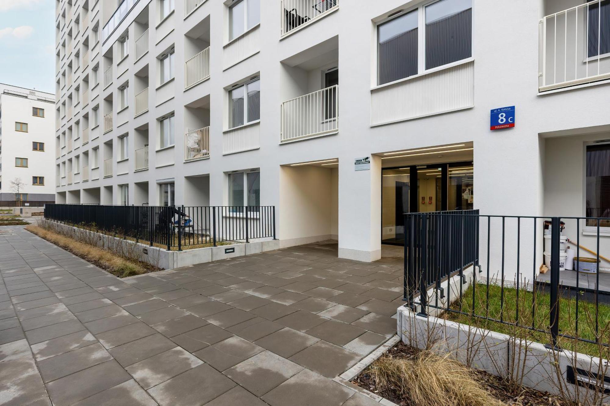 Warsaw Kotsisa Apartments With Parking By Noclegi Renters エクステリア 写真